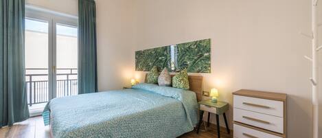 熨斗/熨衫板、Wi-Fi、床單