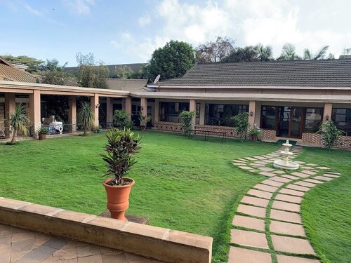 Amara Ridge Hotel Meru 