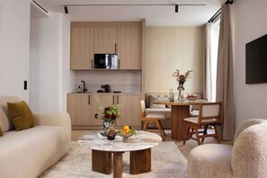 TV, offices - Superb air-conditioned apartment - Le Marais (Paris)