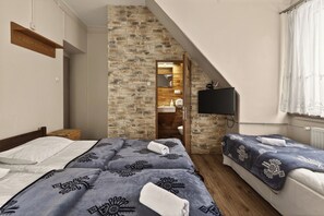 Triple Room, Terrace, Garden View