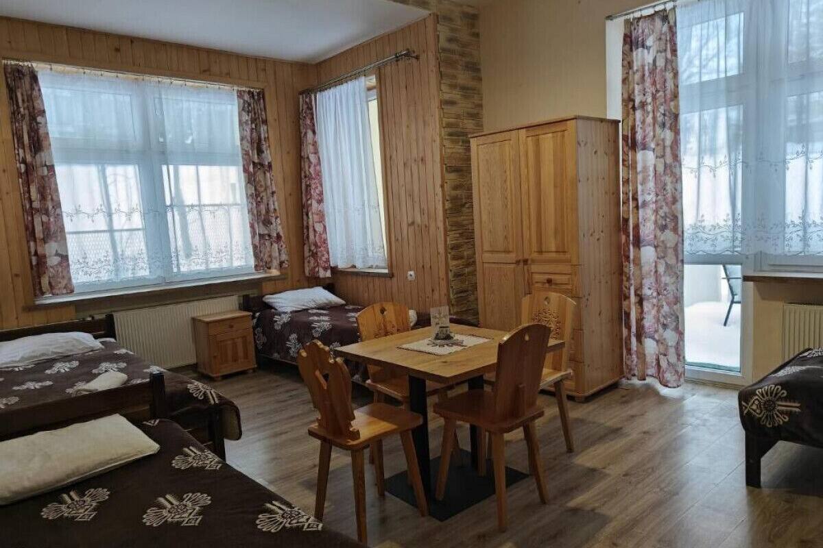 Habitació quàdruple | Wifi gratuïta i roba de llit