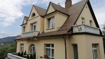 Fachada del alojamiento