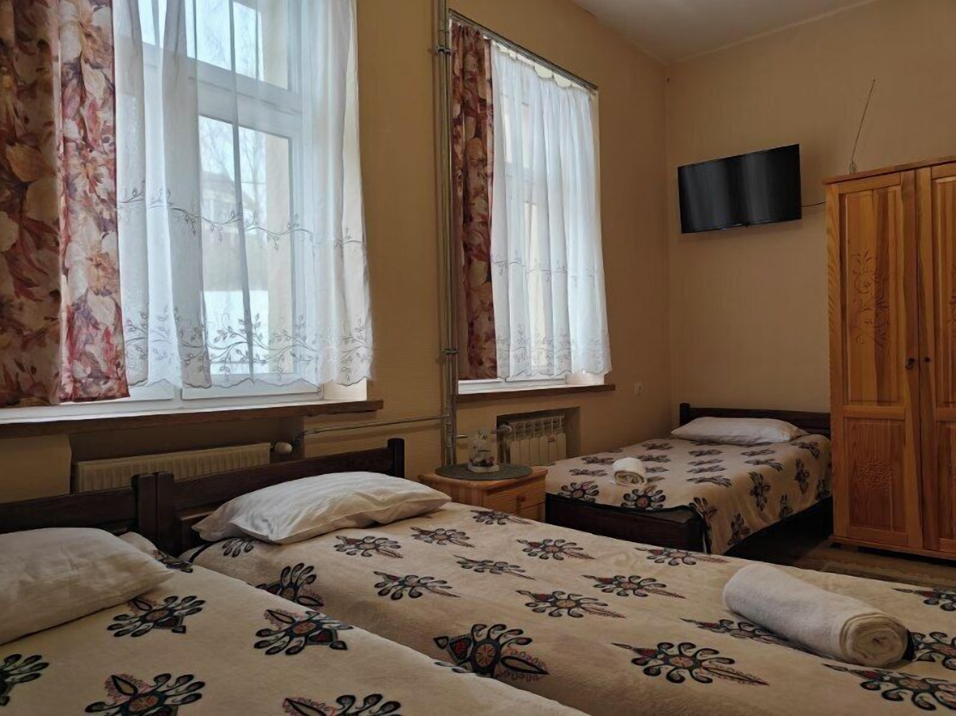 Habitació triple, vistes al jardí | Wifi gratuïta i roba de llit 