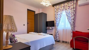 Camera Comfort con 2 letti singoli, vista montagna | Con arredamento individuale, Wi-Fi gratuito