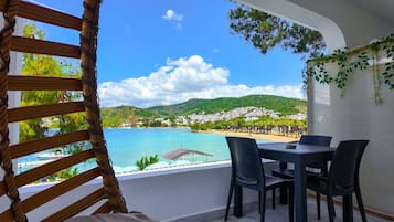 Chambre Triple, balcon, vue mer | Vue de la chambre