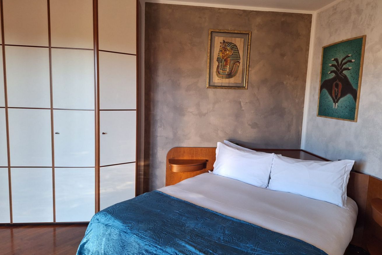 Tabla de planchar con plancha 