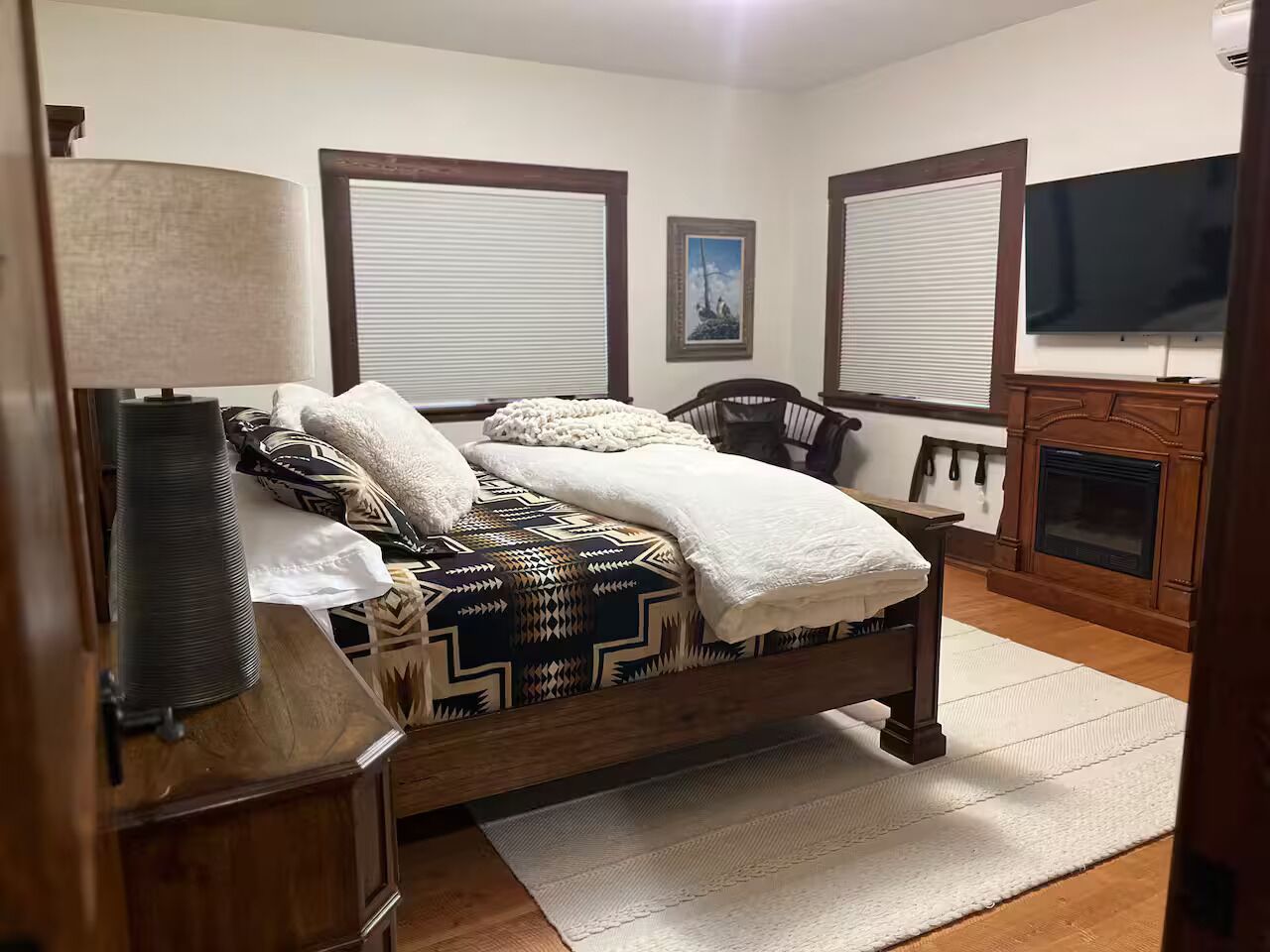 7 bedrooms, iron/ironing board, WiFi, bed sheets