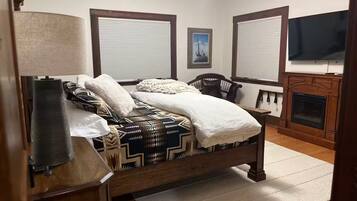 7 bedrooms, iron/ironing board, WiFi, bed sheets