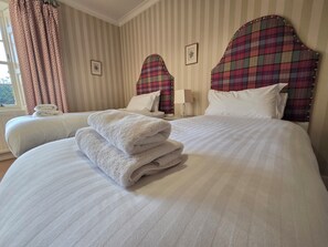 7 bedrooms, iron/ironing board, WiFi, bed sheets