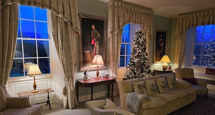 Royal Mansion on the Glamis Estate - perfect for families and large groups