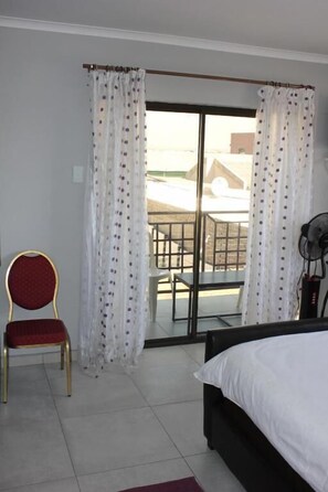 Double Room | Desk, free WiFi - Coco Palm B&B (Windhoek)