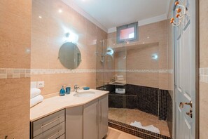 Hair dryer, towels - Cosy 1BR près Carré Eden – Terrasse & Confort (Marrakesh)