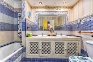 Hair dryer - La Casa Del Maestro. Estepona (Estepona)