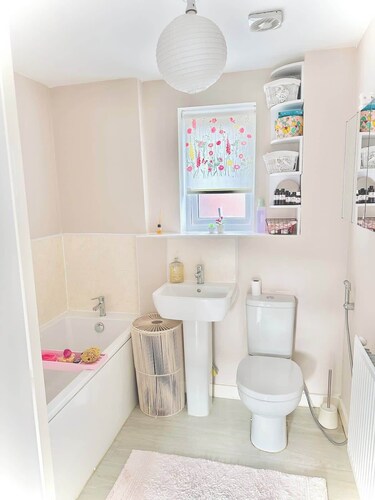 Modern Flat near Luton Airport | Free Parking