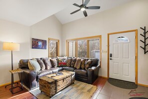Smart TV, fireplace, video games - Monthly Discount, Hot Springs Near, Animas Valley! (Durango)
