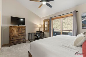 3 bedrooms, iron/ironing board, free WiFi, bed sheets - Hot Springs Close, Animas Valley, Long Term Discount! (Durango)