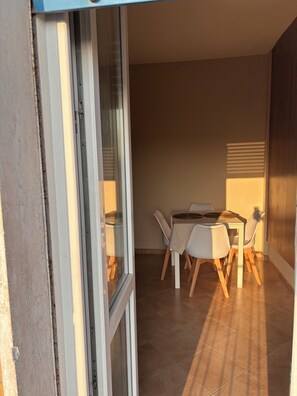 Outdoor dining - Modern Apartment - Olympic Games Milan Cortina, MIND District, Fiera Milano Rho (Baranzate)