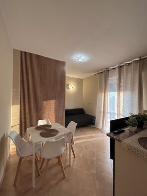 Dining - Modern Apartment - Olympic Games Milan Cortina, MIND District, Fiera Milano Rho (Baranzate)