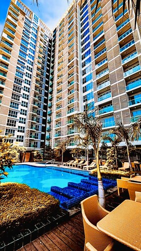 Top-Floor Epicentre of Luxury Corner 1BR+Den Suite: 668sqft @Megaworld Iloilo BP