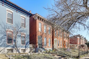 Apartment (2 Bedrooms) | Interior - Walk to Bars & Dining: Historic Benton Park Gem (St. Louis)