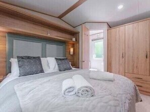 2 bilik tidur, dihias secara berasingan 