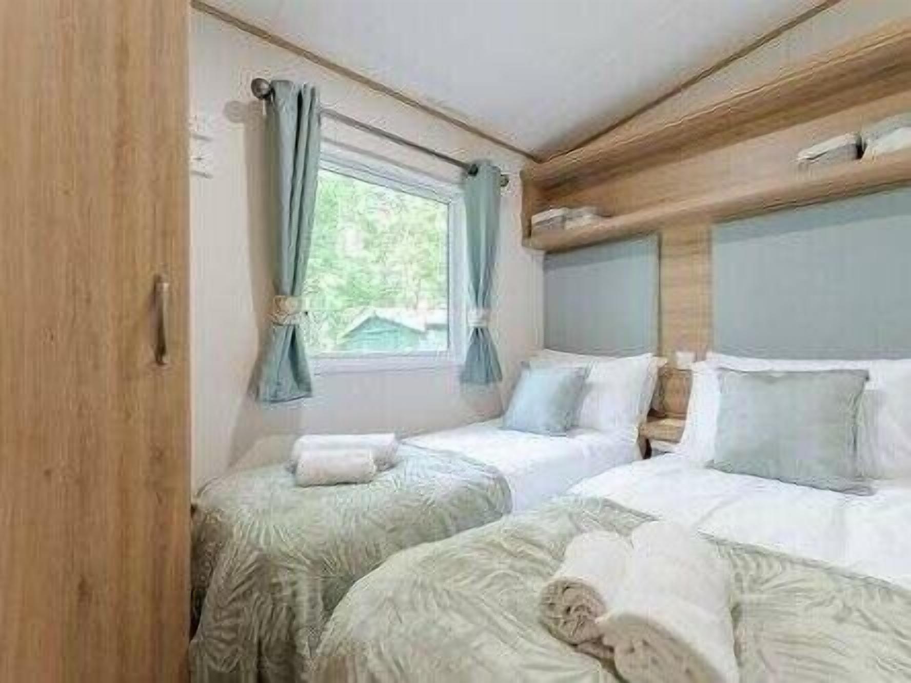 2 habitaciones, decoración personalizada y muebles diferentes 