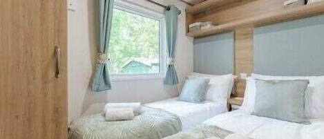 2 habitaciones, decoración personalizada y muebles diferentes