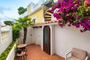 Outdoor dining - Casa Armonia - Refúgio Romântico com Terraço e Piscina em Benissa (Benissa)