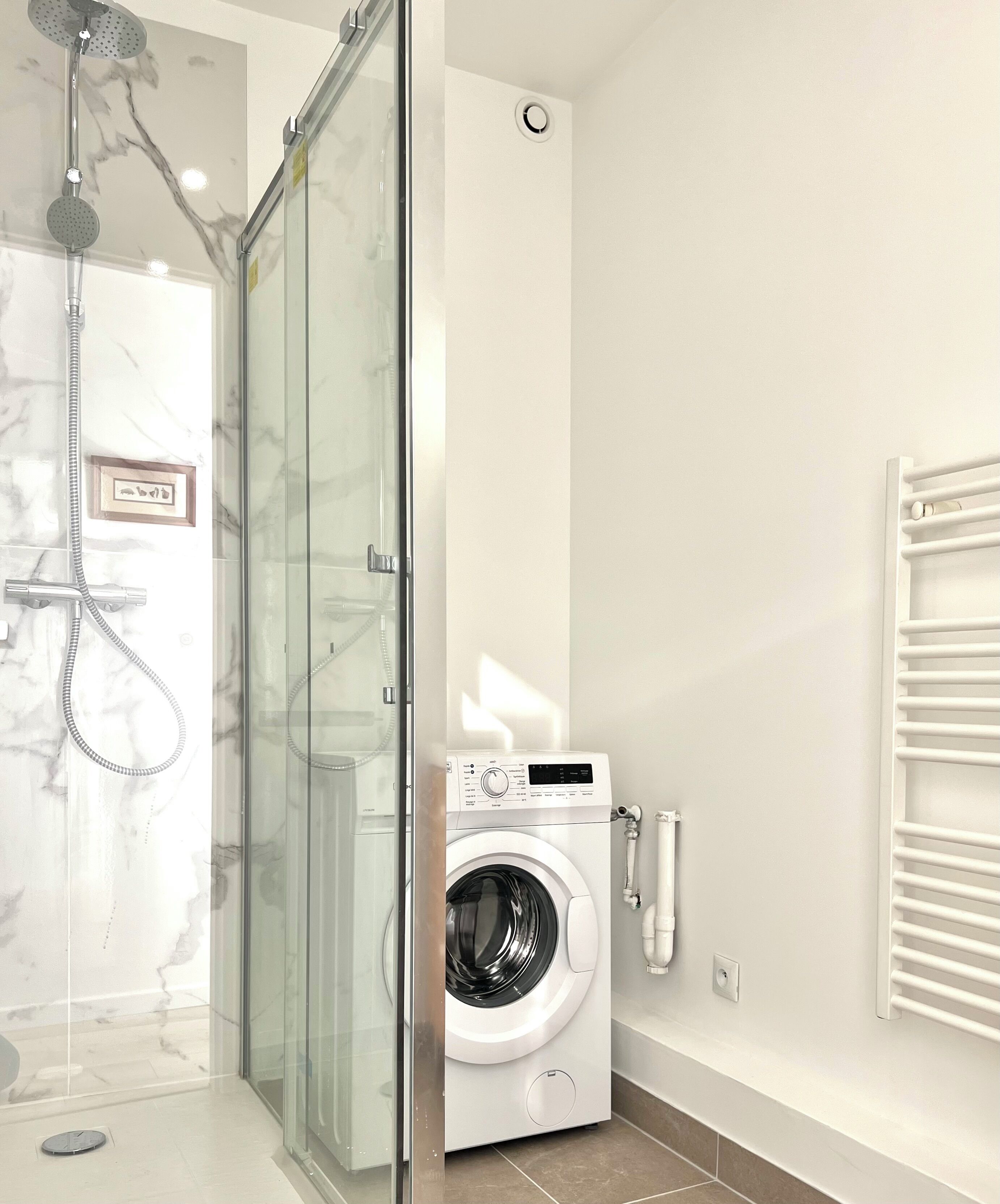 Douche, serviettes fournies