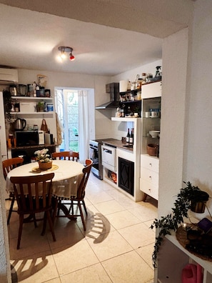 Fridge, microwave, oven, stovetop - Casa Armonia - EL GATO: Conforto e Tranquilidade em Benissa (Benissa)