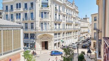 Appartamento, 1 letto matrimoniale con divano letto, cucina, vista città | Parco della struttura