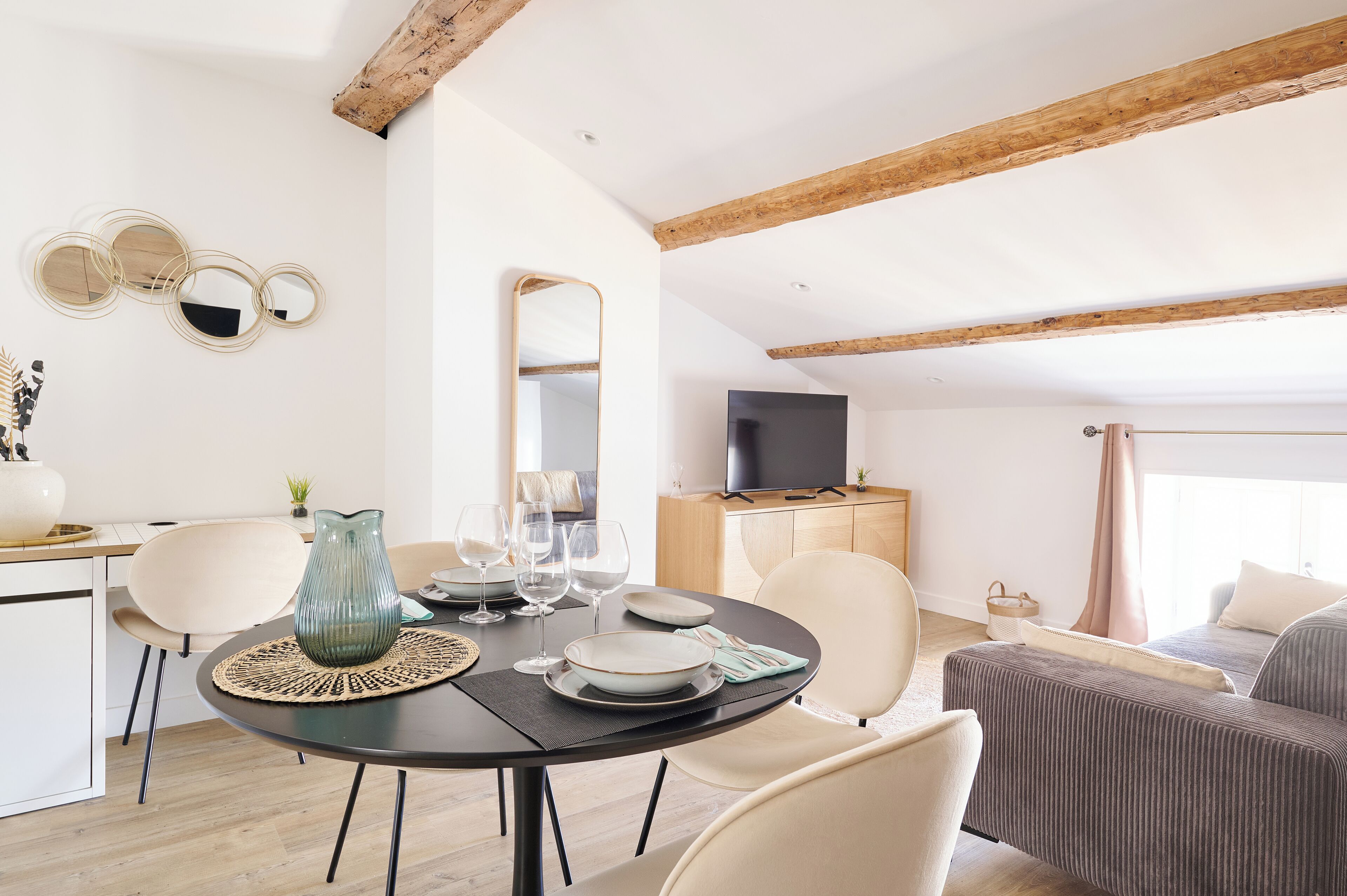 Apartment, City View | Dining