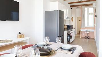 Deluxe Apartment | Dining