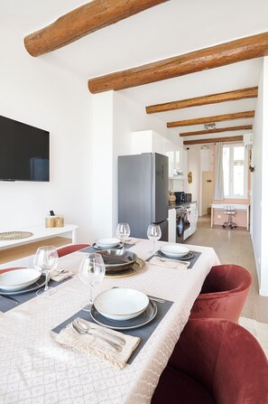 Deluxe Apartment | Dining - Le Sémard by Béziers 1609 Résidences (Béziers)