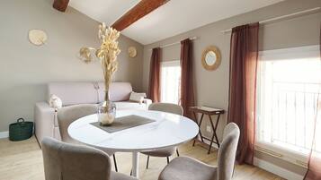 Estúdio conforto, vista para a cidade | Opções para refeição