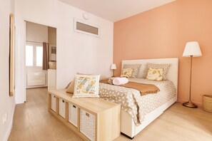 Cortinas blackout, tabla de planchar con plancha y wifi gratis 