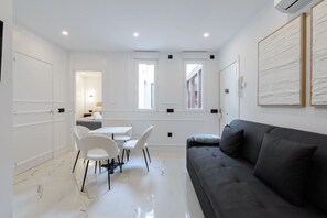 TV - New apt Elegante, 2br and 1bth (Madrid)