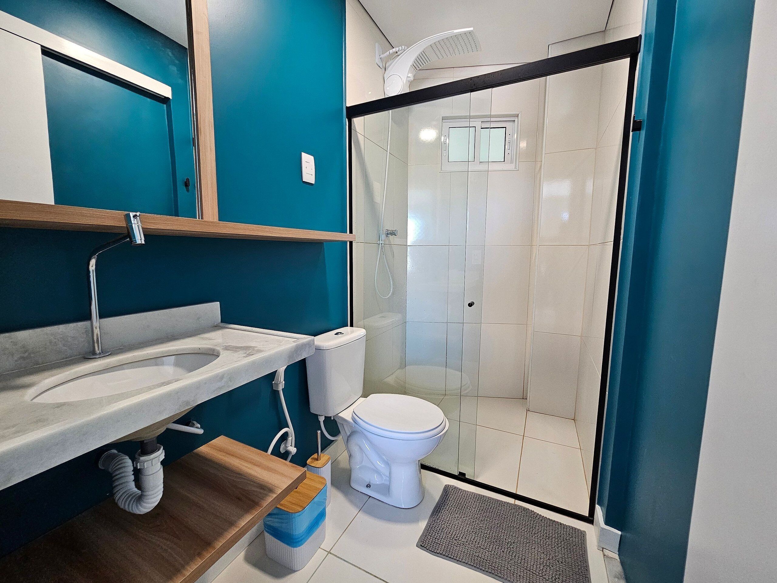 Basic Apartment | Bathroom | Shower