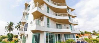 Aptos em Cond. c/ Piscina a 1 Quadra da Praia de Cumbuco - KVI