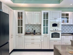 Villa, 4 Bedrooms, Smoking, Private Pool | Interior