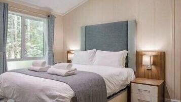 3 bedrooms, individually decorated, individually furnished