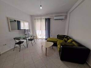 Living area - Sole&mare Vlore Apt, 7min walk from Lungomare (Vlora)