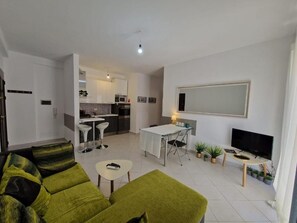 Living area - Sole&mare Vlore Apt, 7min walk from Lungomare (Vlora)
