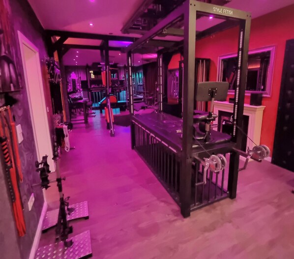 Fitness facility - Black Mystery the apartment for erotic hours (REmscheid)