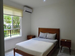 2 slaapkamers, een strijkplank/strijkijzer, reisbedje, gratis wifi