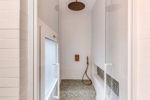 Shower, hair dryer, bidet, towels - Quiet Elegance Retreat Apartment Trastevere Family-friendly (Roma)
