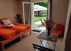 Internet, bed sheets - Bright studio with garden & pool in Vaison La Romaine (Vaison-la-Romaine)