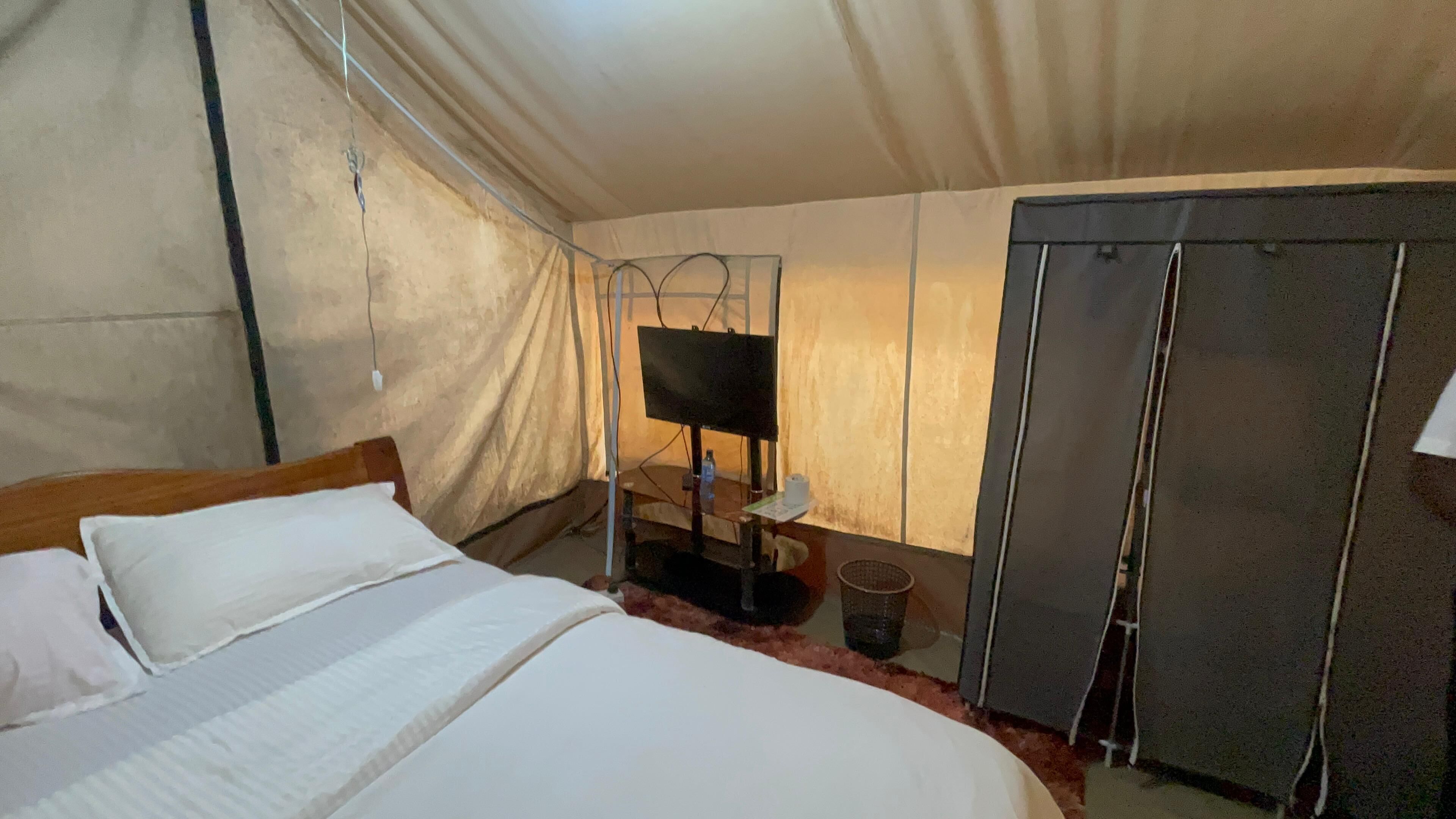 Economy Tent, Balcony | Desk, laptop workspace, free WiFi