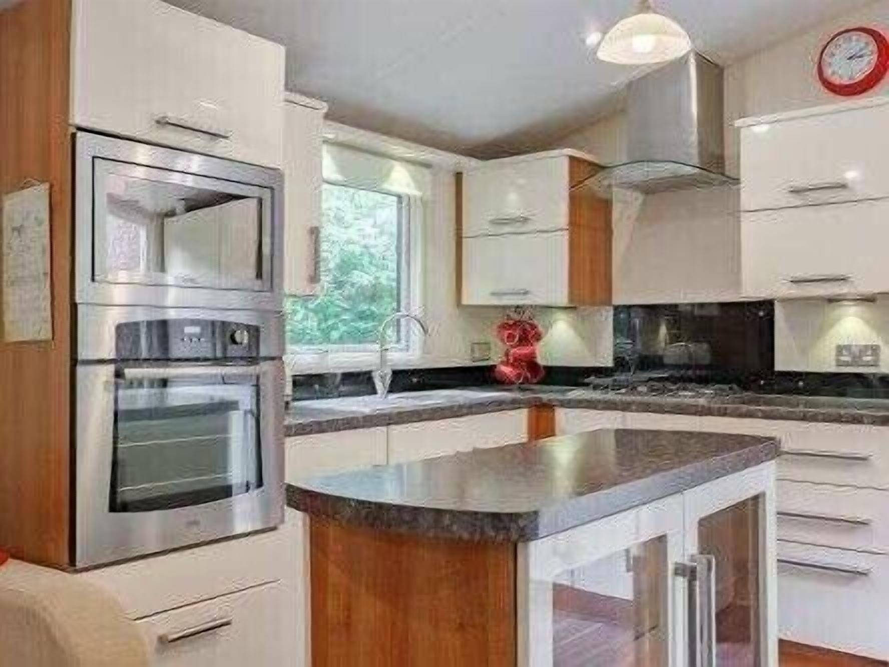 Cookware/dishes/utensils