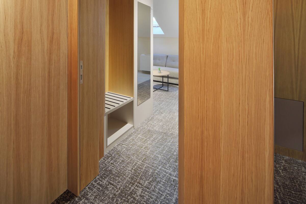 Suite estudio Deluxe | Ropa de cama de alta calidad, colchones viscoelásticos, caja fuerte